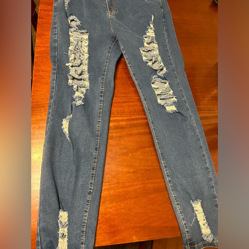 Ripped Skinny Jeans